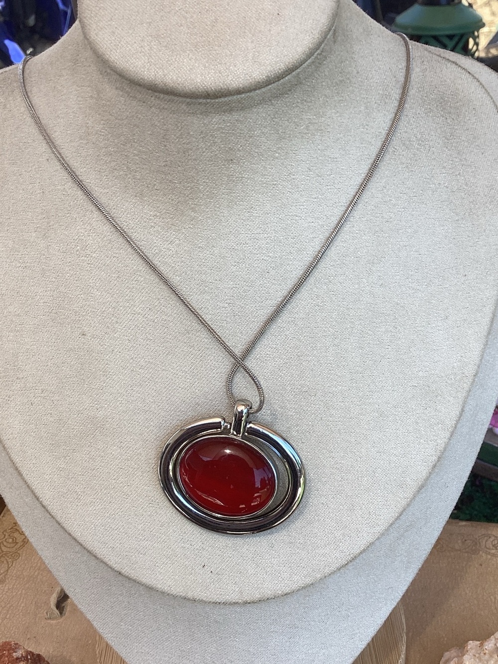 & Other Stories Reversible Green Glass to ReOval Pendant Necklace - Picture 2 of 4